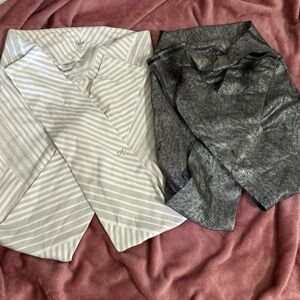 ALO Yoga White Striped and Metallic Gray Leggings size medium